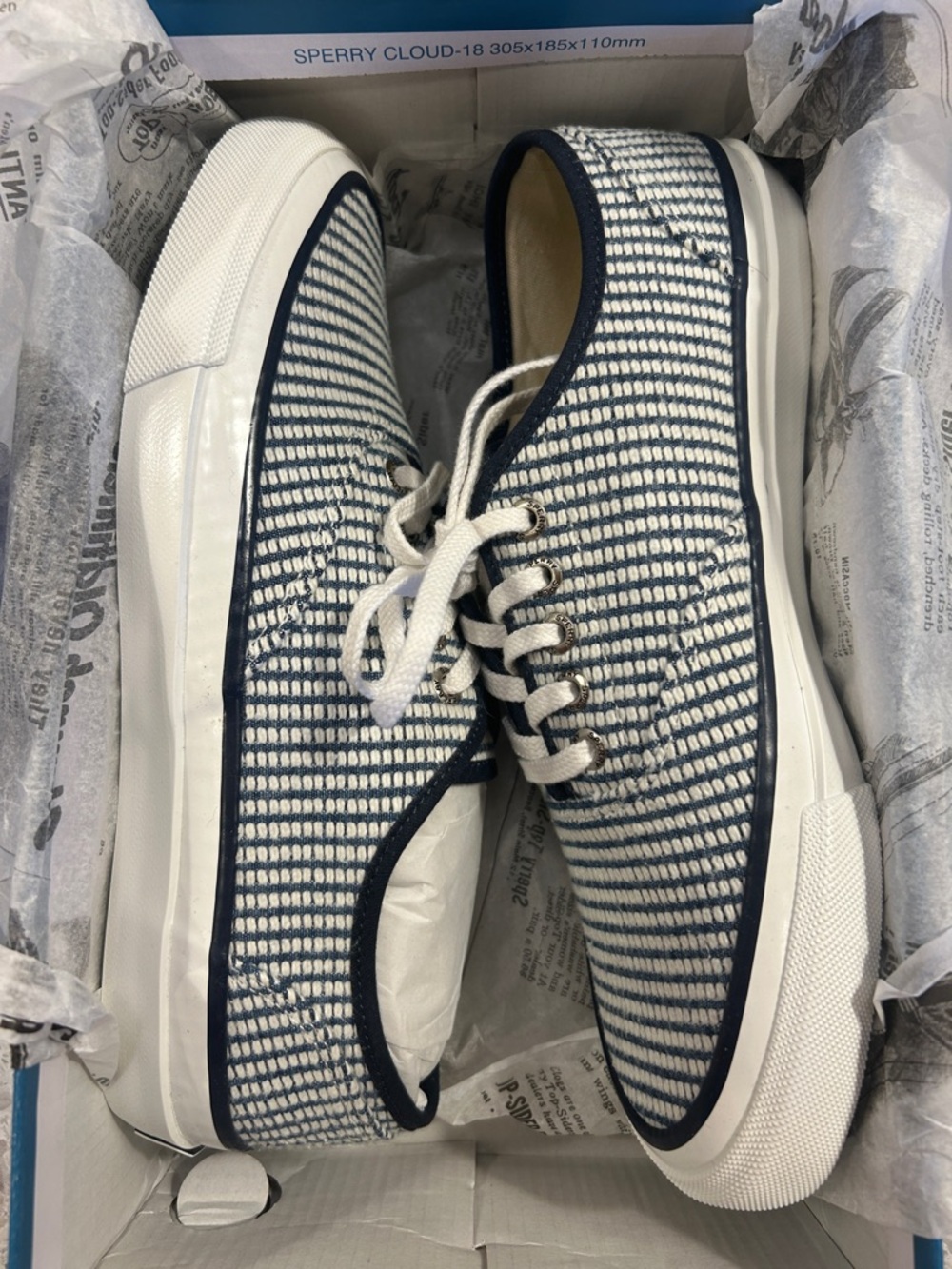 New in box Sperry Top-Sider CVO Men's Navy & White Sneakers in Denim/denim size